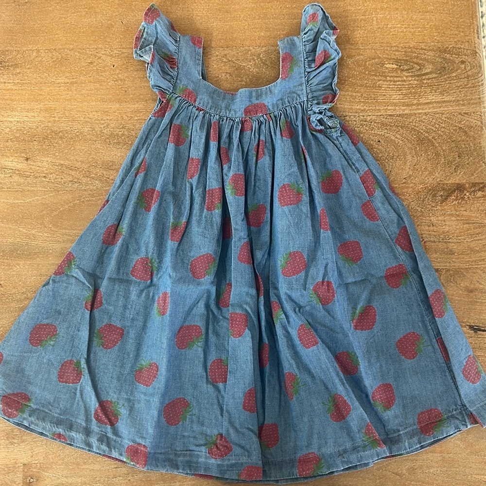 Nordstrom Tucker and Tate dress. Strawberry. Size 4